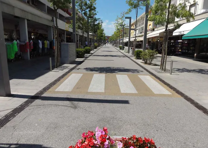 In 38291 Apartment *